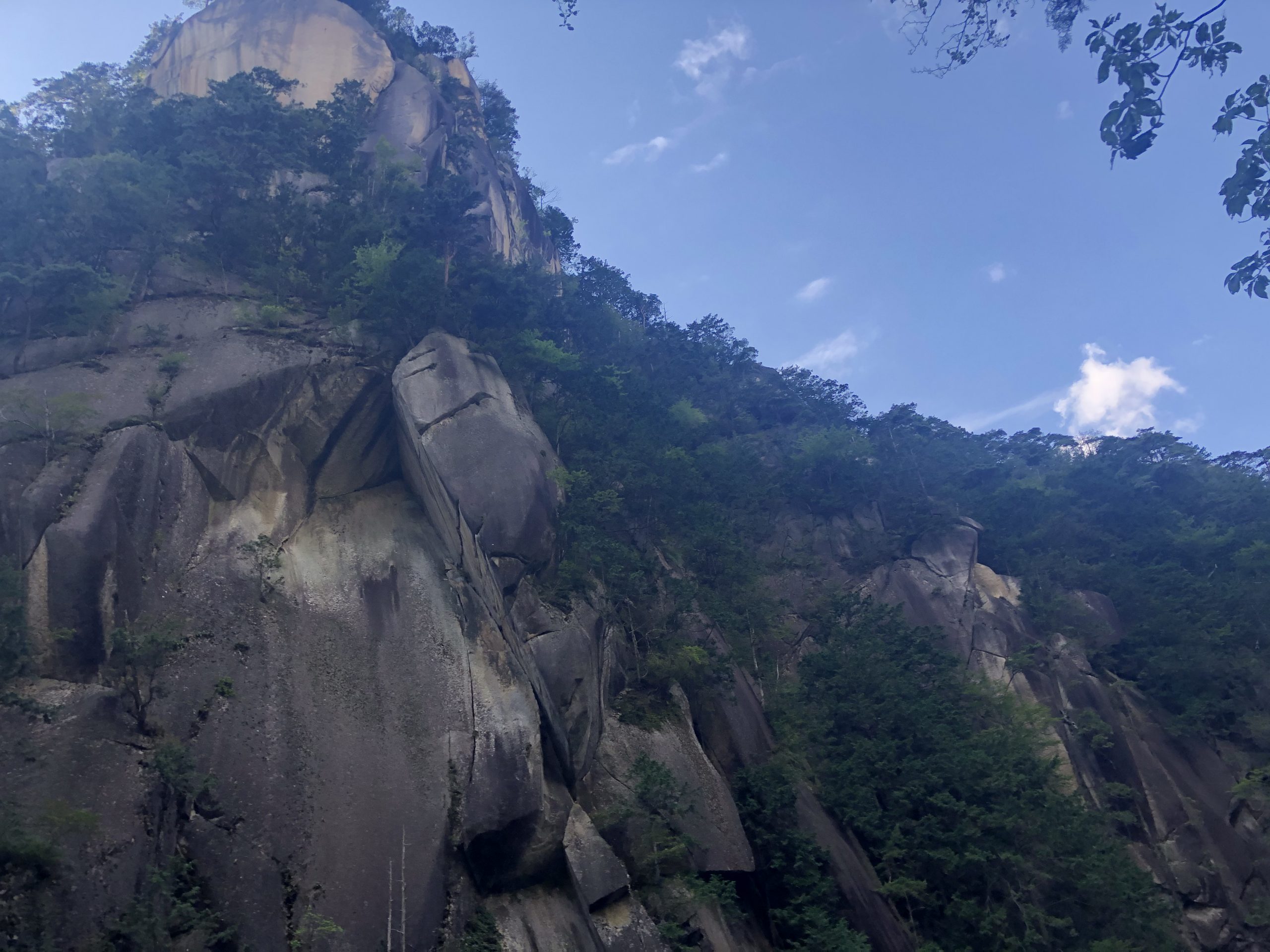 昇仙峡のゴツゴツの岩肌